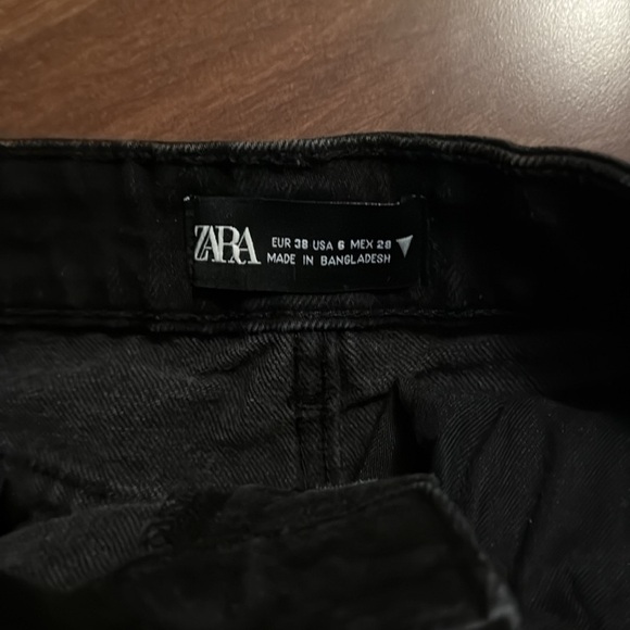 ZARA Black Distressed Denim Shorts size 6 - Picture 3 of 9